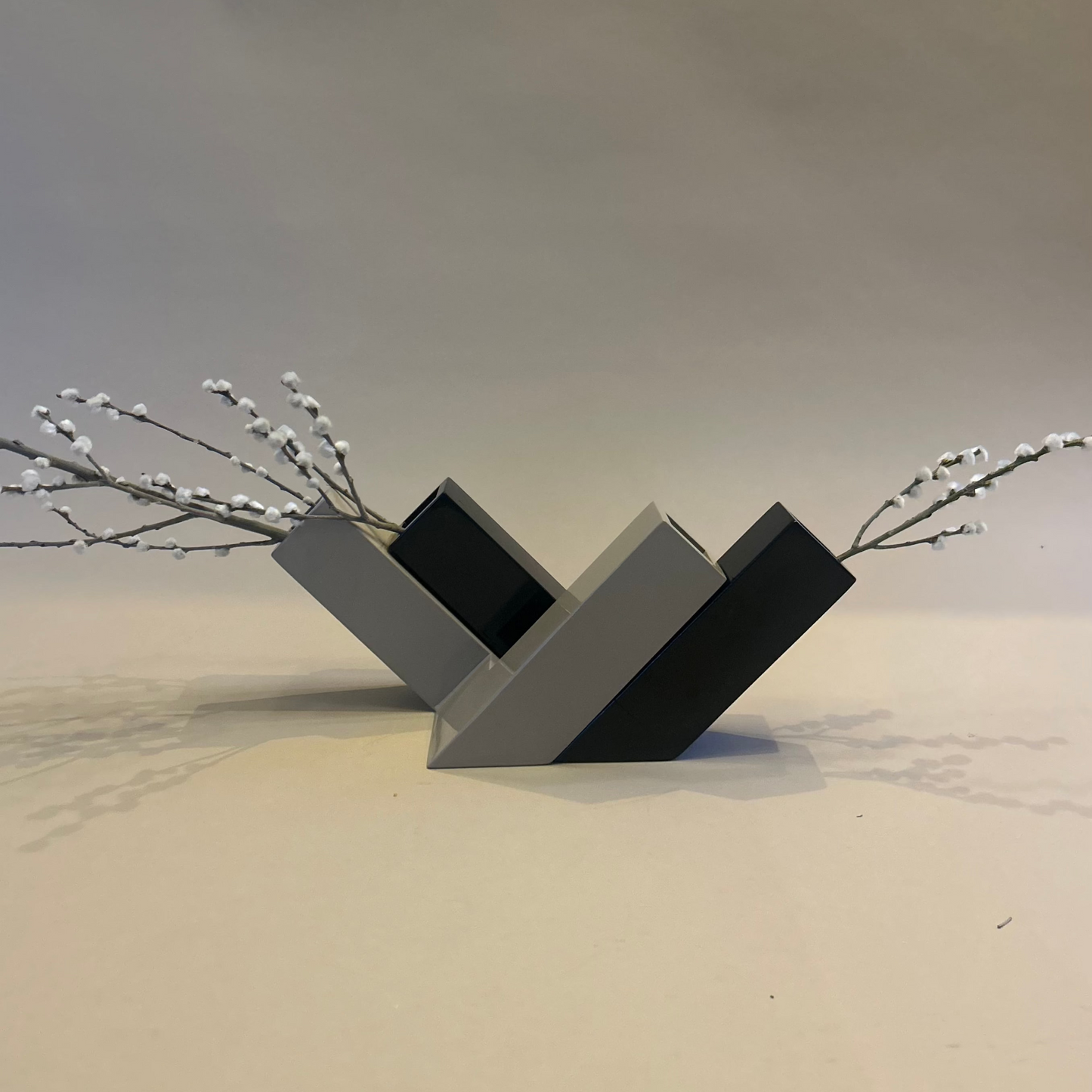 DE STIJL V-L Vase - Black