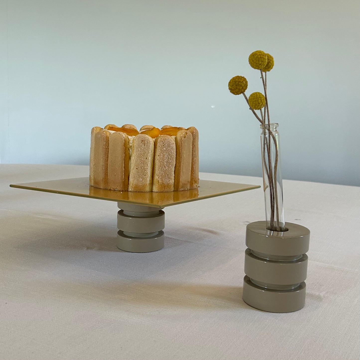 De Stijl Striped Food stand, striped - orange